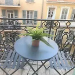 Central Nice 3 Bed Modern Flat Close To The Beach